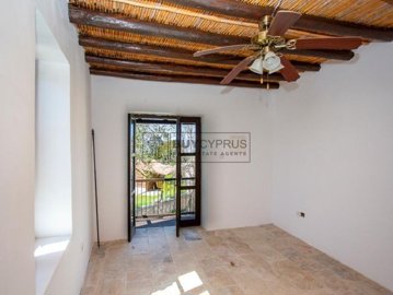 Detached Villa For Sale  in  Lysos