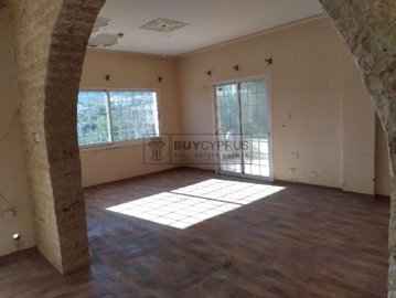 Detached Villa For Sale  in  Stroumpi