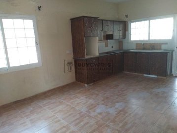 Detached Villa For Sale  in  Stroumpi