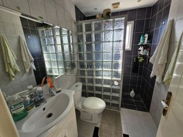 Apartment For Sale  in  Tombs of the Kings