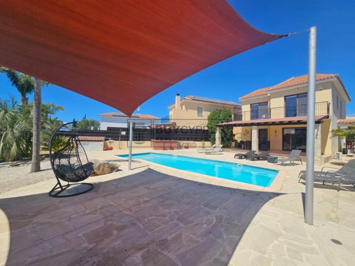 Image No.1-4 Bed Villa for sale