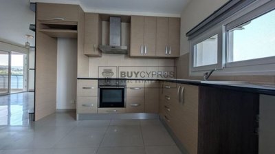 Apartment For Sale  in  Kato Polemidia