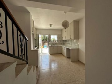 Town House For Sale  in  Chlorakas
