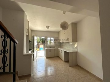 Town House For Sale  in  Chlorakas