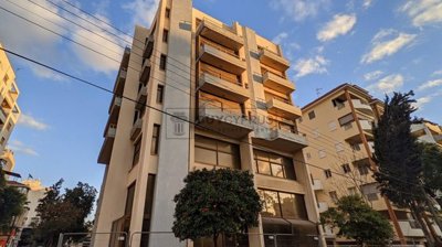 Building For Sale  in  Town Center
