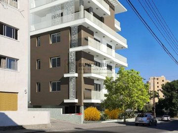 Building For Sale  in  Agioi Omologites
