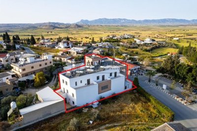 Building For Sale  in  Deneia