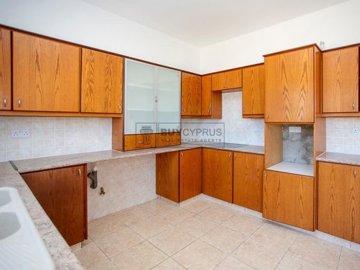 Detached Villa For Sale  in  Argaka