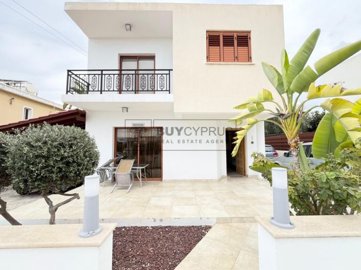 Detached Villa For Sale  in  Emba