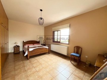 Detached Villa For Sale  in  Emba
