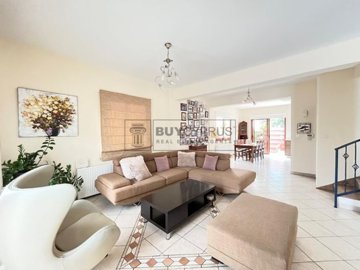 Detached Villa For Sale  in  Emba