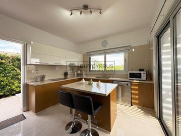 Detached Villa For Sale  in  Yeroskipou