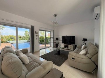 Detached Villa For Sale  in  Yeroskipou