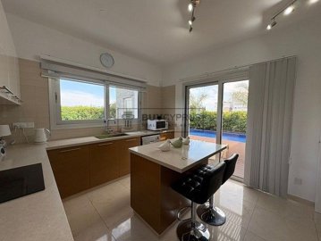Detached Villa For Sale  in  Yeroskipou