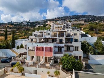 Apartment For Sale  in  Peyia