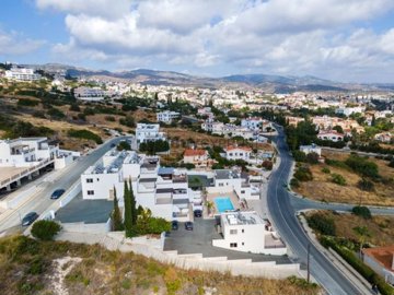 Apartment For Sale  in  Peyia