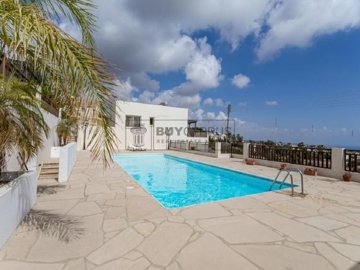 Apartment For Sale  in  Peyia