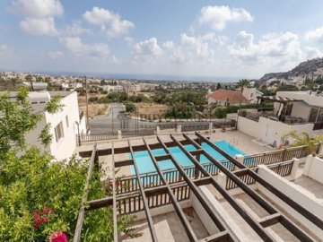 Apartment For Sale  in  Peyia