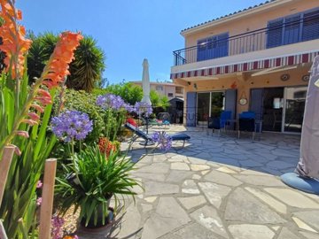 Semi Detached Villa For Sale  in  Tombs of the Kings