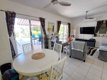 Semi Detached Villa For Sale  in  Tombs of the Kings