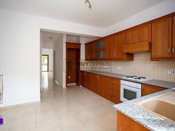 Town House For Sale  in  Peyia