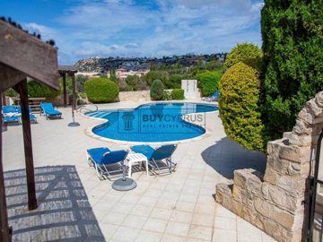 Town House For Sale  in  Peyia