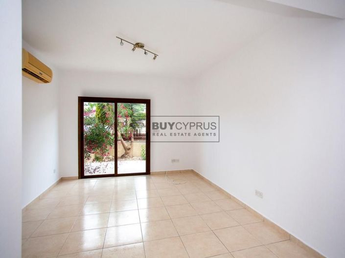 Image No.3-Maison de ville de 2 chambres à vendre à Peyia