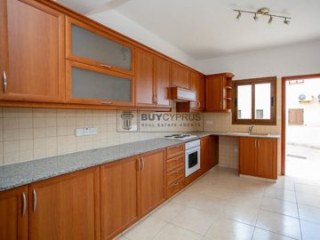 Town House For Sale  in  Peyia
