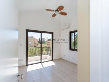 Detached Villa For Sale  in  Kouklia