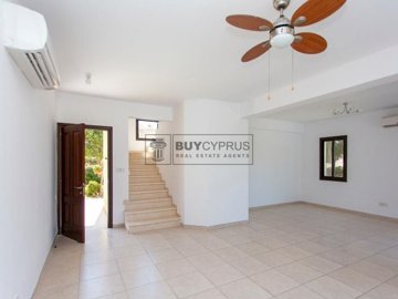 Detached Villa For Sale  in  Kouklia