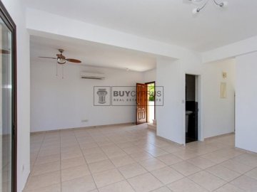 Detached Villa For Sale  in  Kouklia