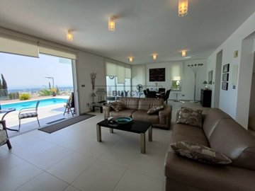 Detached Villa For Sale  in  Yeraskipou