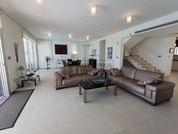 Detached Villa For Sale  in  Yeraskipou