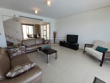 Detached Villa For Sale  in  Yeraskipou