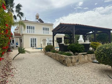 Detached Villa For Sale  in  St.George - Sea Caves