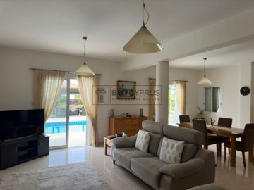 Detached Villa For Sale  in  St.George - Sea Caves