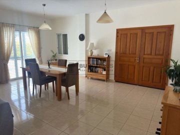 Detached Villa For Sale  in  St.George - Sea Caves