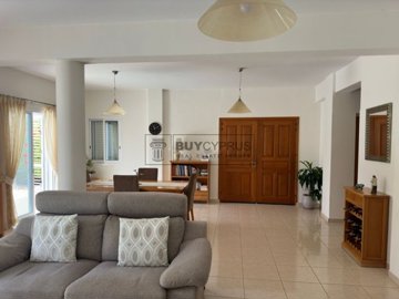 Detached Villa For Sale  in  St.George - Sea Caves