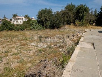 Residential Land  For Sale  in  Anavargos