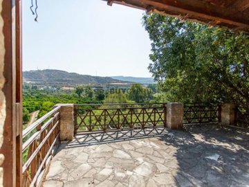Detached Villa For Sale  in  Skoulli
