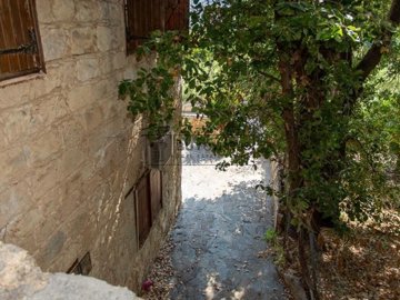 Detached Villa For Sale  in  Skoulli