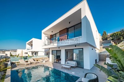 Detached Villa For Sale  in  Chlorakas