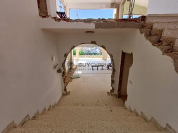 Detached Villa For Sale  in  Kamares - Tala
