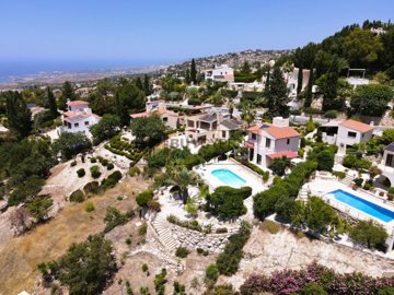 Detached Villa For Sale  in  Kamares - Tala
