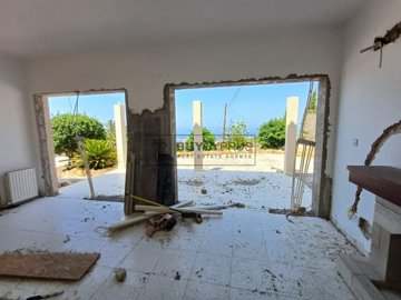Detached Villa For Sale  in  Kamares - Tala
