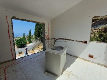 Detached Villa For Sale  in  Kamares - Tala