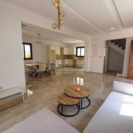 Detached Villa For Sale  in  Peyia
