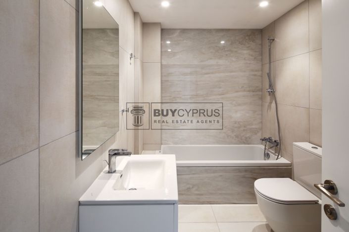 Image No.9-2 Bed Townhouse for sale