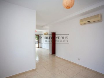 Semi Detached Villa For Sale  in  Peyia