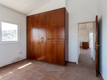 Detached Villa For Sale  in  Peyia